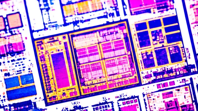 Remote Hands vs Smart Hands: Optimierung des KI-Rechenzentrumsbetriebs mit 15-Minuten-SLAs